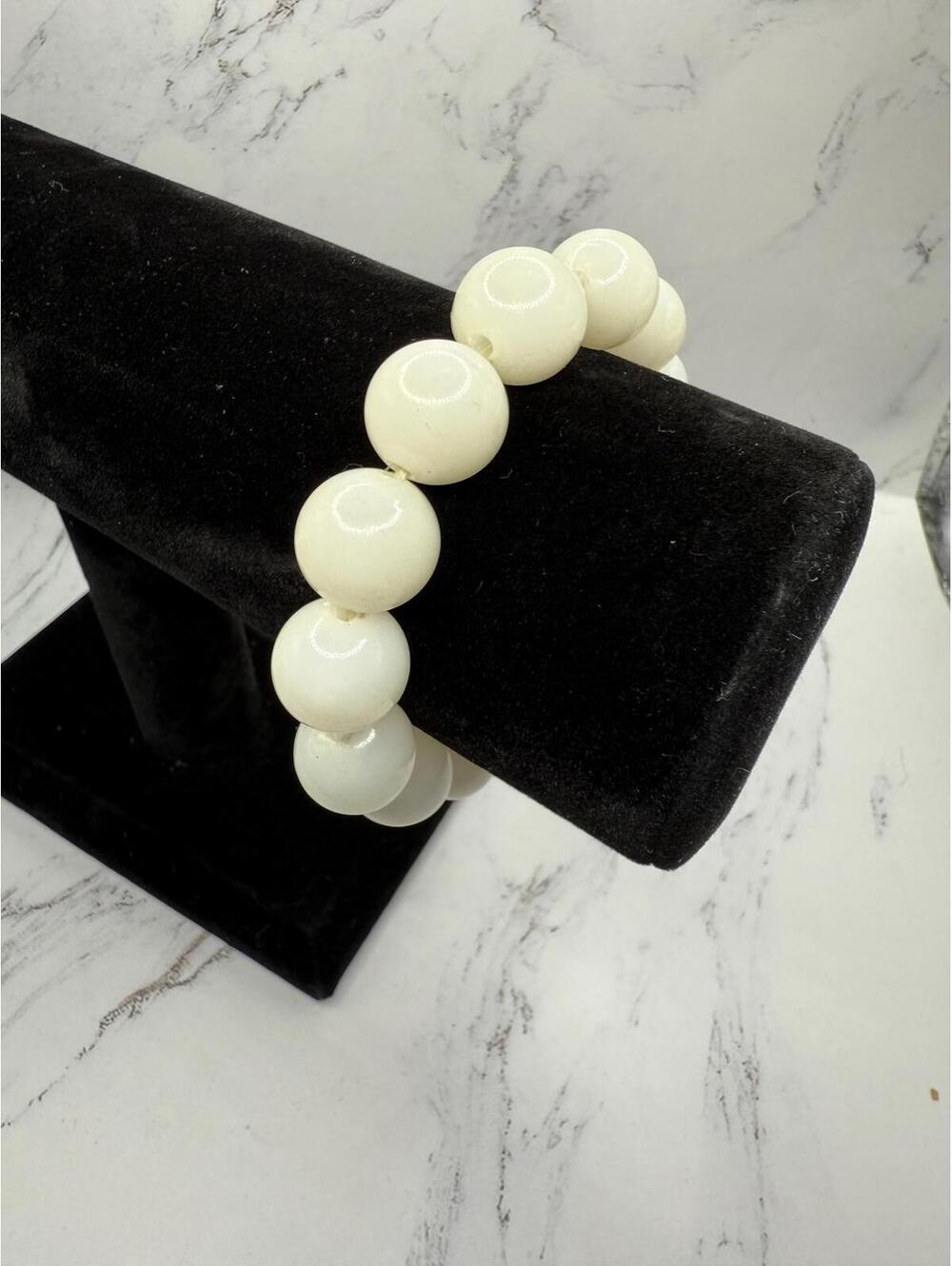 Vintage Womens Chunky Ivory Bead Bracelet 6"